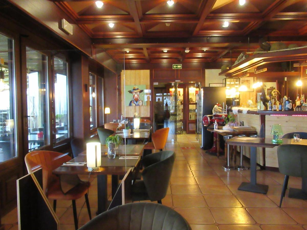 Hotel Restaurant N 4 Martelange Eksteriør bilde