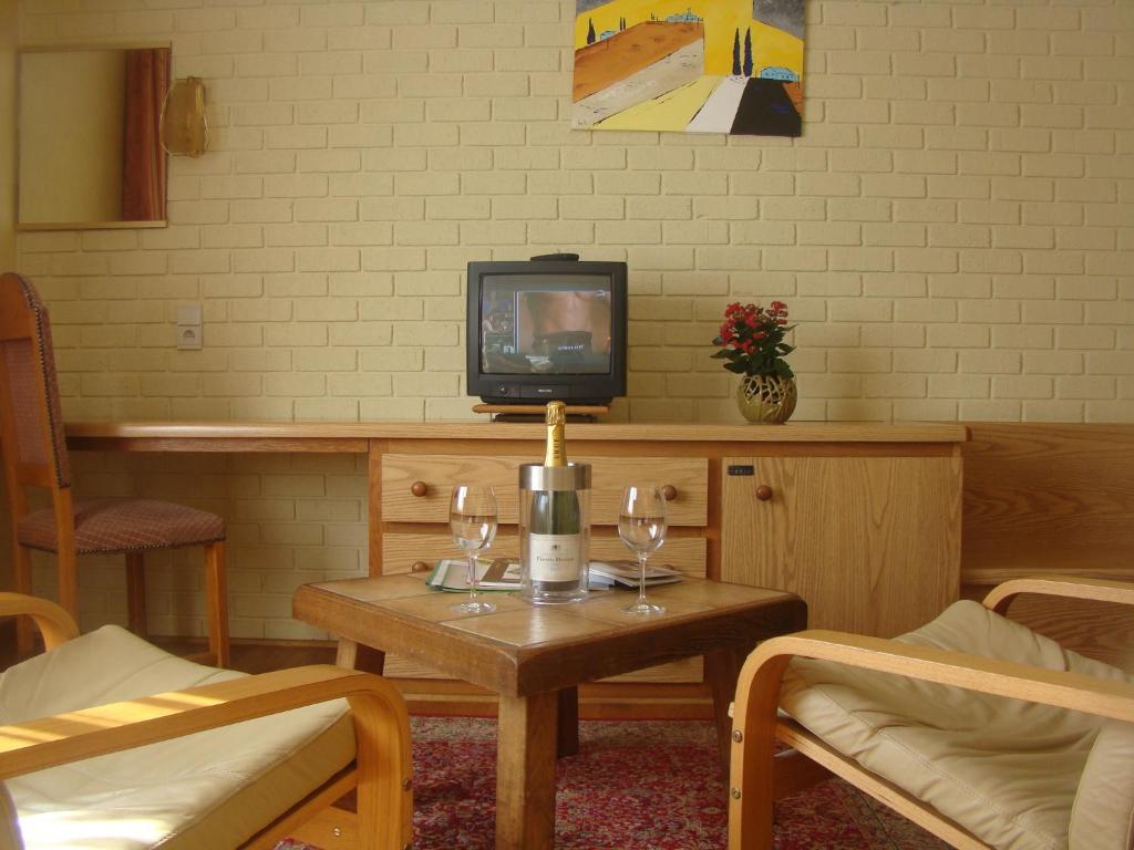 Hotel Restaurant N 4 Martelange Eksteriør bilde
